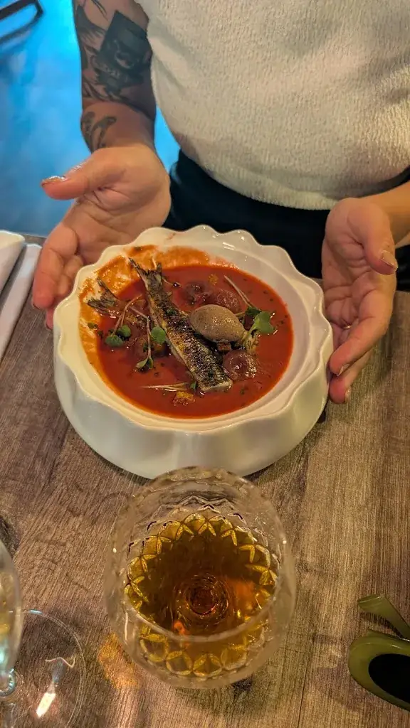 Alex Reeves_La Suite S'il Vous Plait_Sables-d'Olonne_review