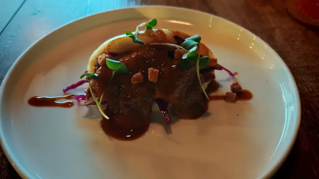 adisone seukpanya_La Suite S'il Vous Plait_Sables-d'Olonne_review