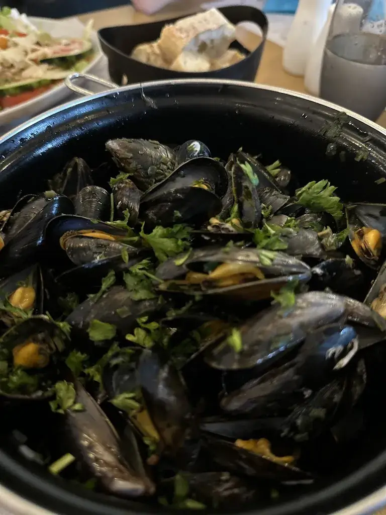 Doranne Lim_Le Pierrot_Sables-d'Olonne_review