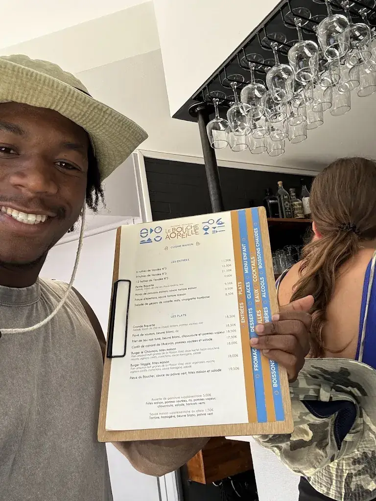 Saint Cyr Sama_Le bouche à oreille_Sables-d'Olonne_review