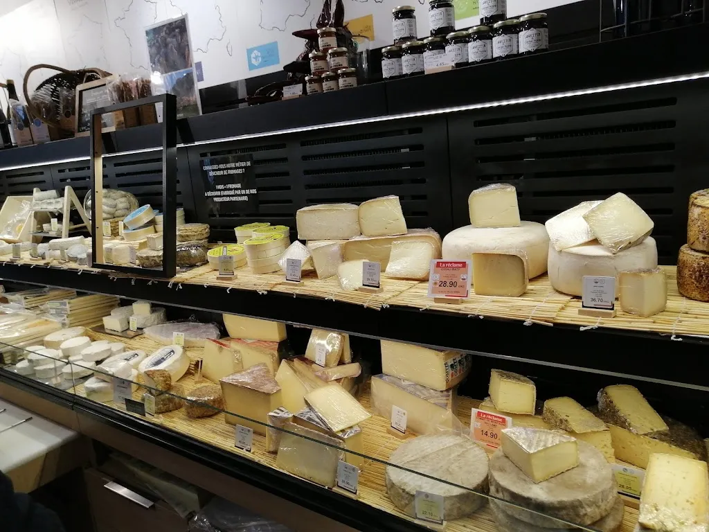 Romuald DRACK _Fromagerie Beillevaire Machecoul Boutique - Visite - Snacking_Machecoul-Saint-Même_review