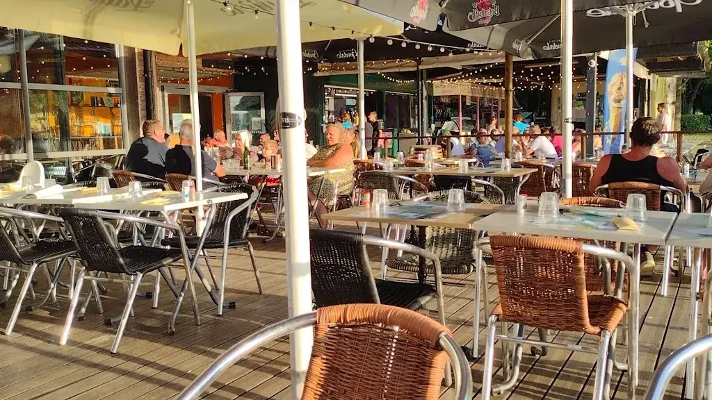 Aux Berges du Lac_Mansigné_slider_image_2