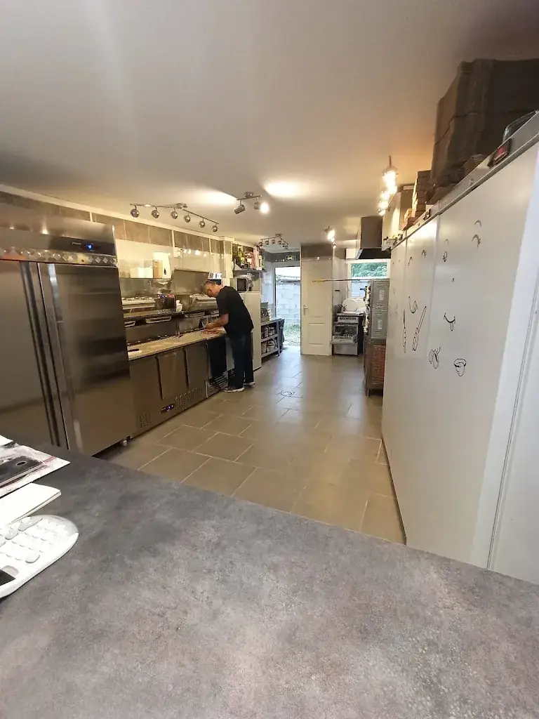 Pizz' à Mours_Mours-Saint-Eusèbe_slider_image_2