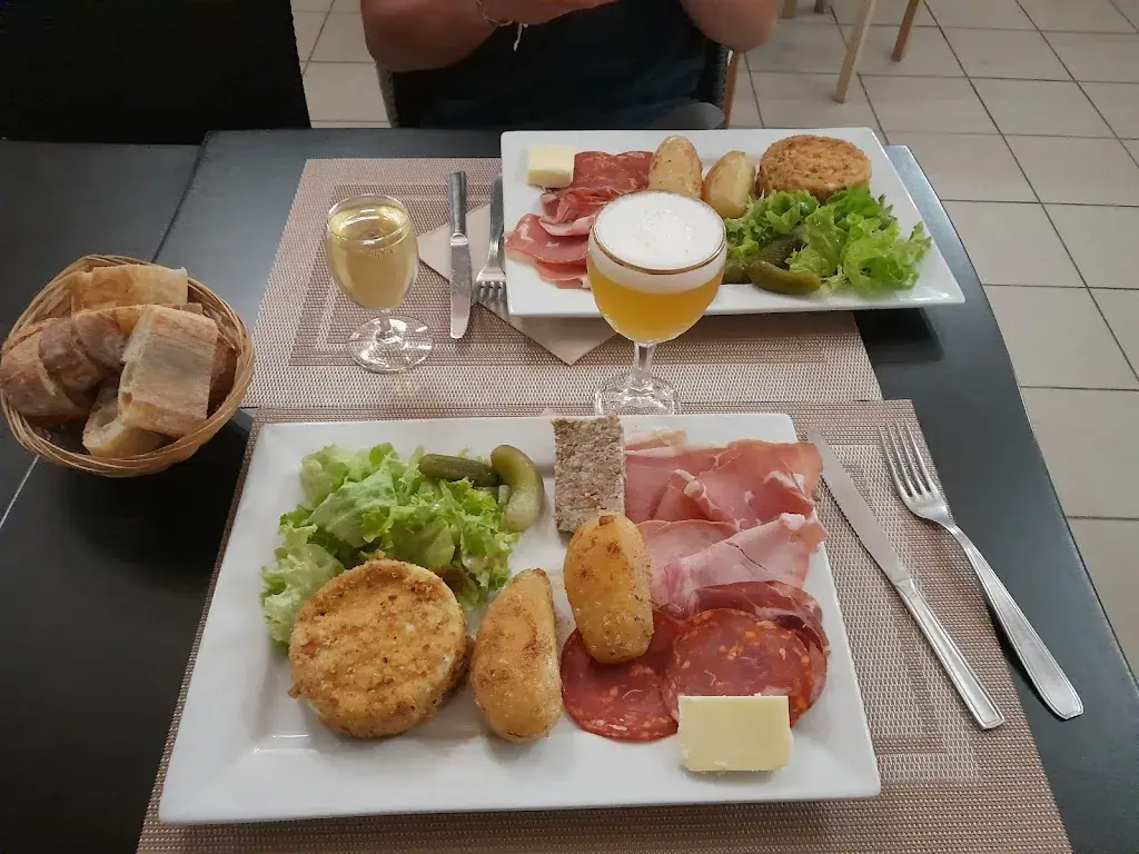 Evan Berger_l'ARDOISE_Saint-Mars-d'Outillé_review