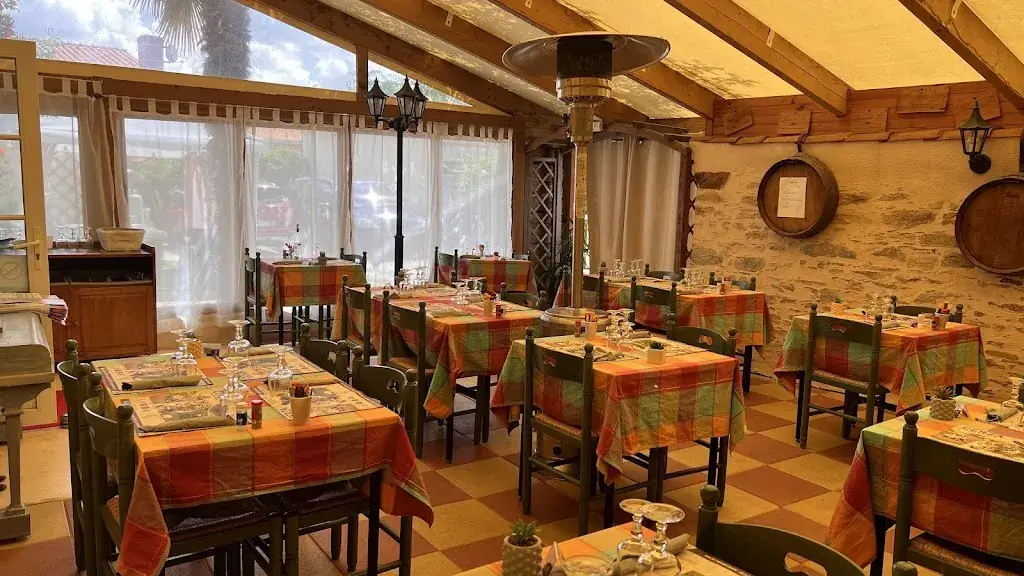 Le Viviera Restaurant in Mareuil-sur-Lay-Dissais