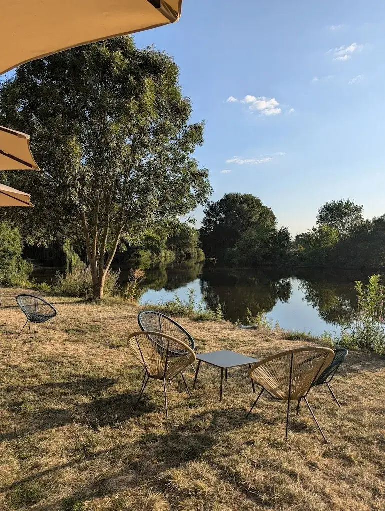 Benjamin Goll_La Guinguette de l'Aubraie_Péault_review