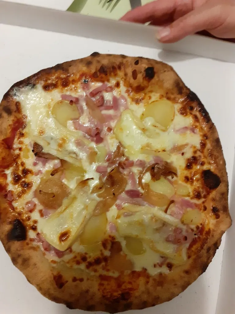 Yaya Daig_La Pizzeria du Château: Comptoir, Distri'Pizza et Distri'Snack 24/7_Maulévrier_review