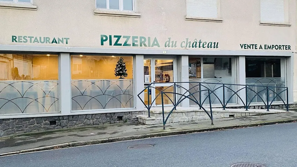 La Pizzeria du Château: Comptoir, Distri'Pizza et Distri'Snack 24/7 restaurant in Maulévrier