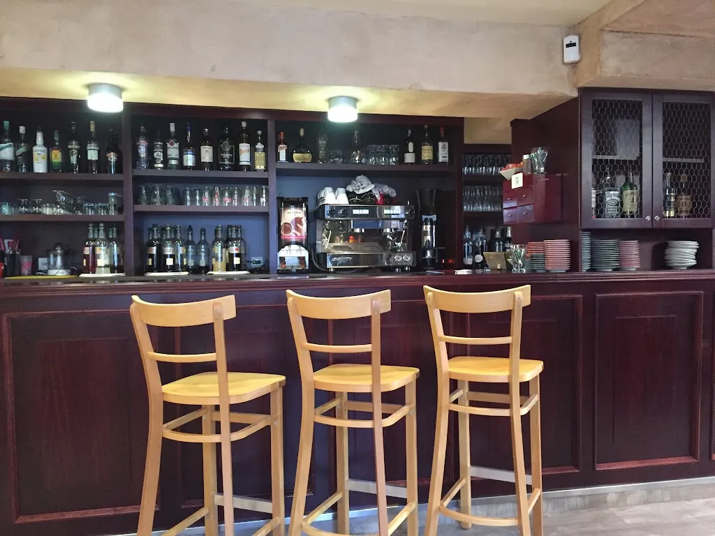 Le Conti ristorante a Mayenne