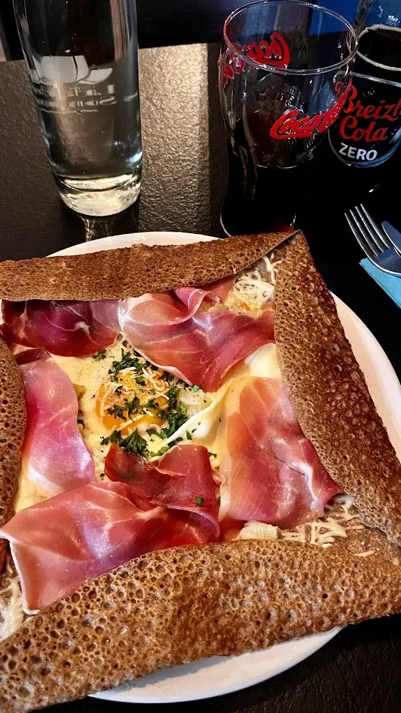 Cristian Ruiz_L'air de famille_Mayenne_review