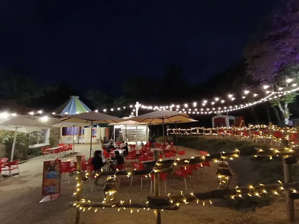 Delphine Cédric DETOURBET BACHES_Le Panoramique_Mervent_review