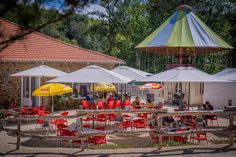 Le Panoramique restaurant in Mervent