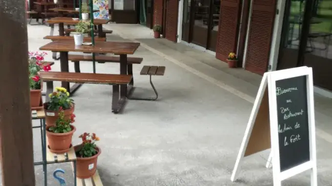 Bar Restaurant Les Amis de la Forêt_Mervent_slider_image_1