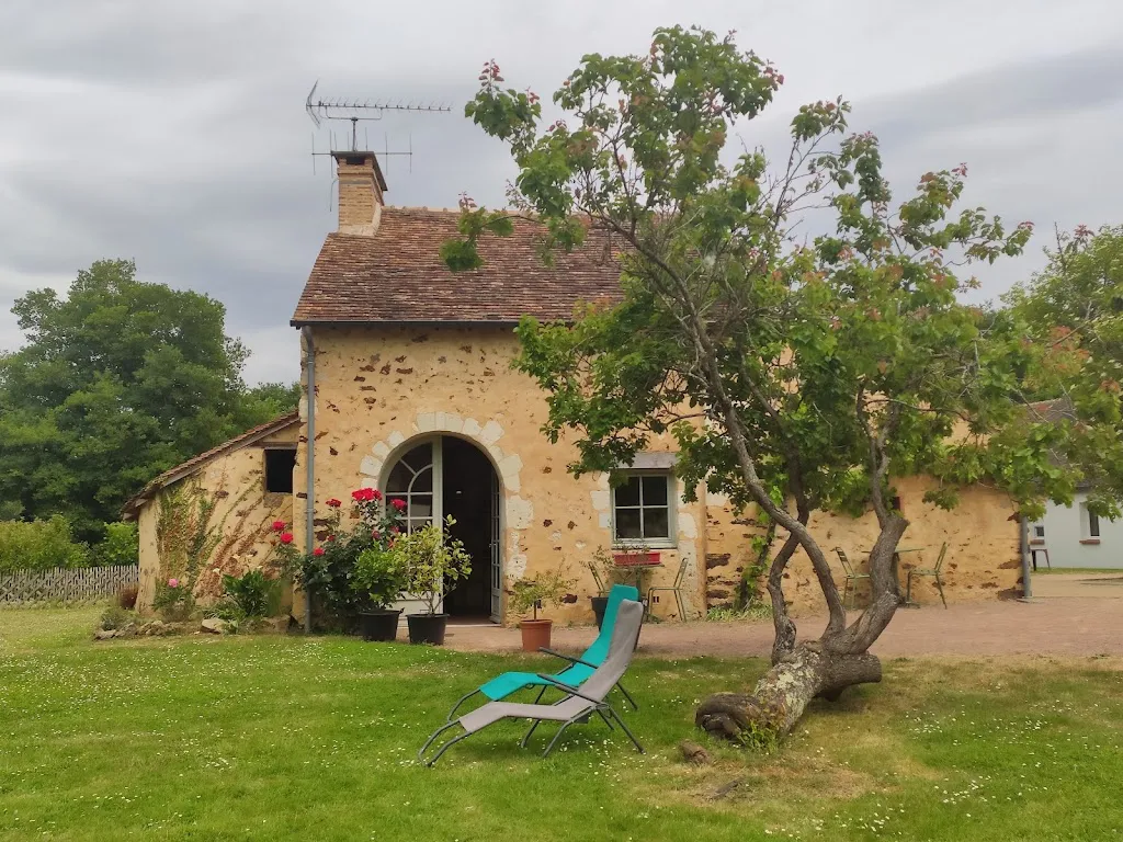 Géraldine Cissé_Domaine des Mésangères | Gîte - Salle de réception - Restaurant - Cave à manger_Mézeray_review