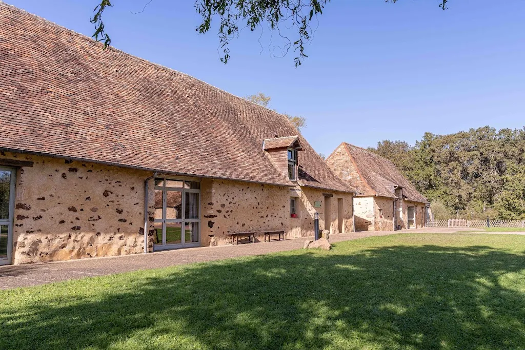Domaine des Mésangères | Gîte - Salle de réception - Restaurant - Cave à manger_Mézeray_slider_image_1