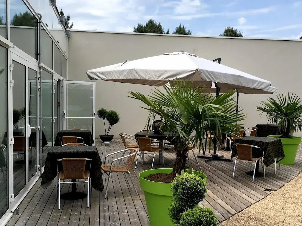 Logis Hôtel des Sittelles restaurant à Montfort-le-Gesnois