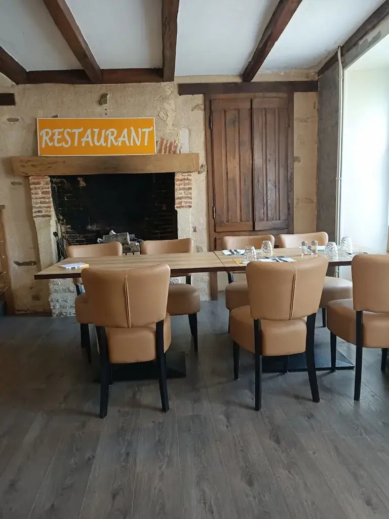 Clarisse Bourasseau_La Table Du Centre_85390_review