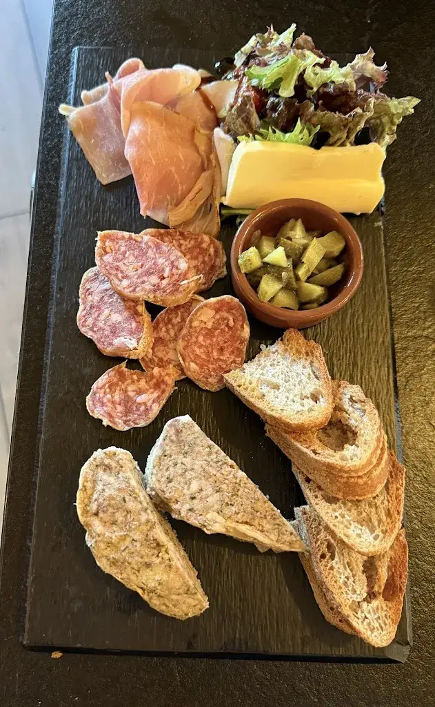 On_the-road_ avec_nous_L'INCONTOURNABLE VENDÉEN_Mouilleron-le-Captif_review