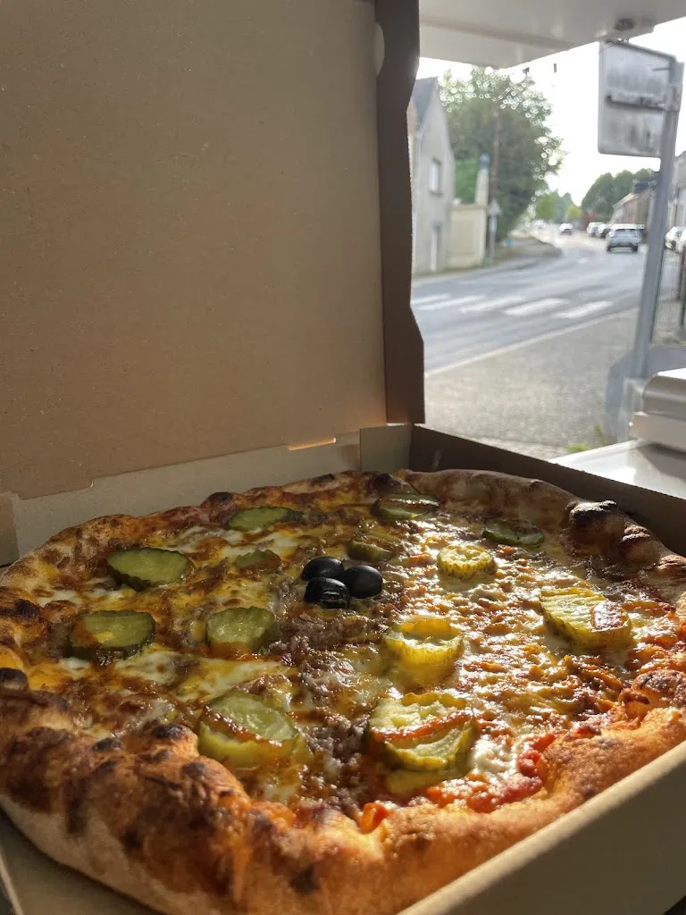 Wanted Pizza restaurant in Mouzeil