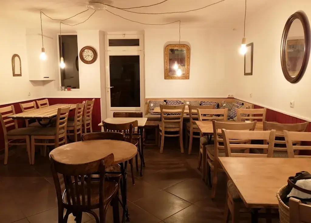 Octo 5 restaurant in Moutiers-les-Mauxfaits