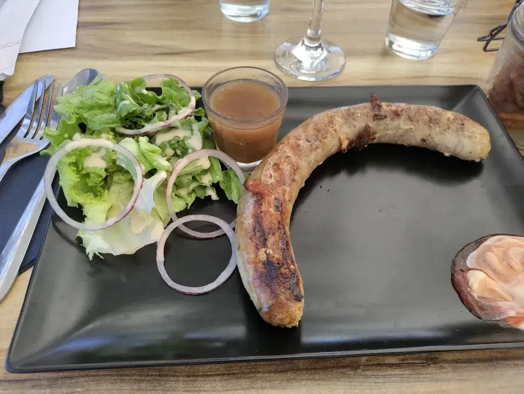 Anastasia Plessers_Bar brasserie Le Cèdre_Mouzillon_review