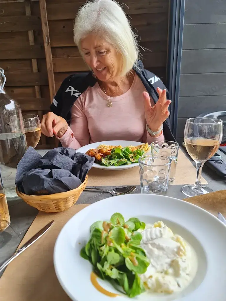 John Lewin_Restaurant Mille Saveurs_Sainte-Gemme-la-Plaine_review