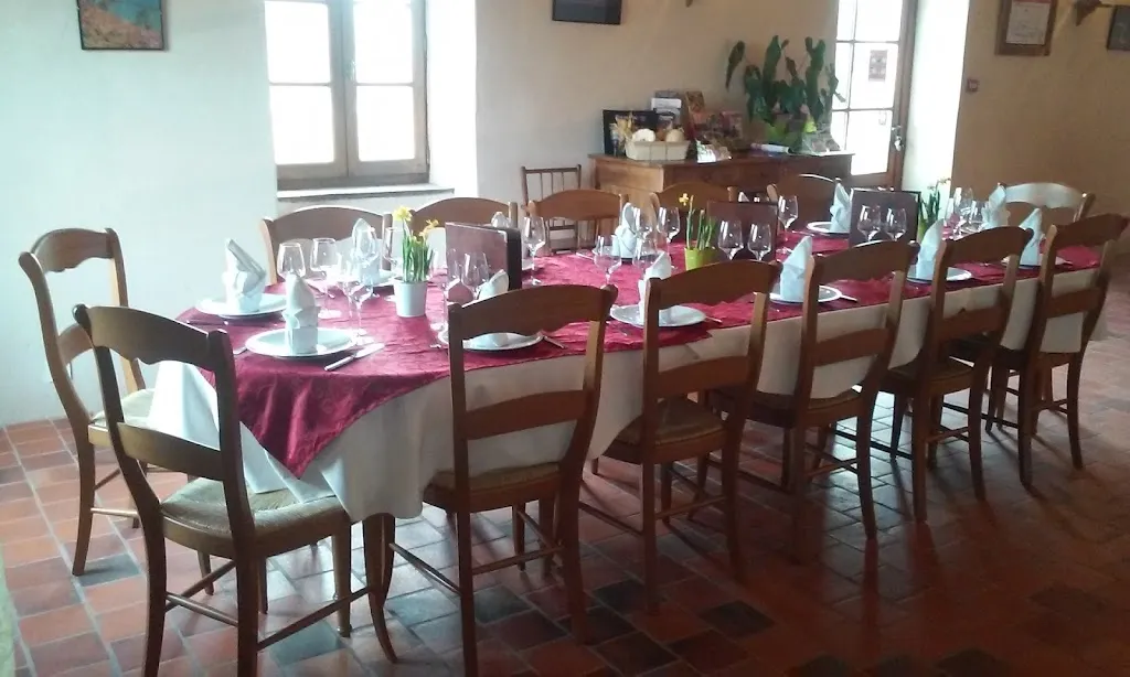 Restaurant La Mère Elotine_Sainte-Gemme-la-Plaine_slider_image_1