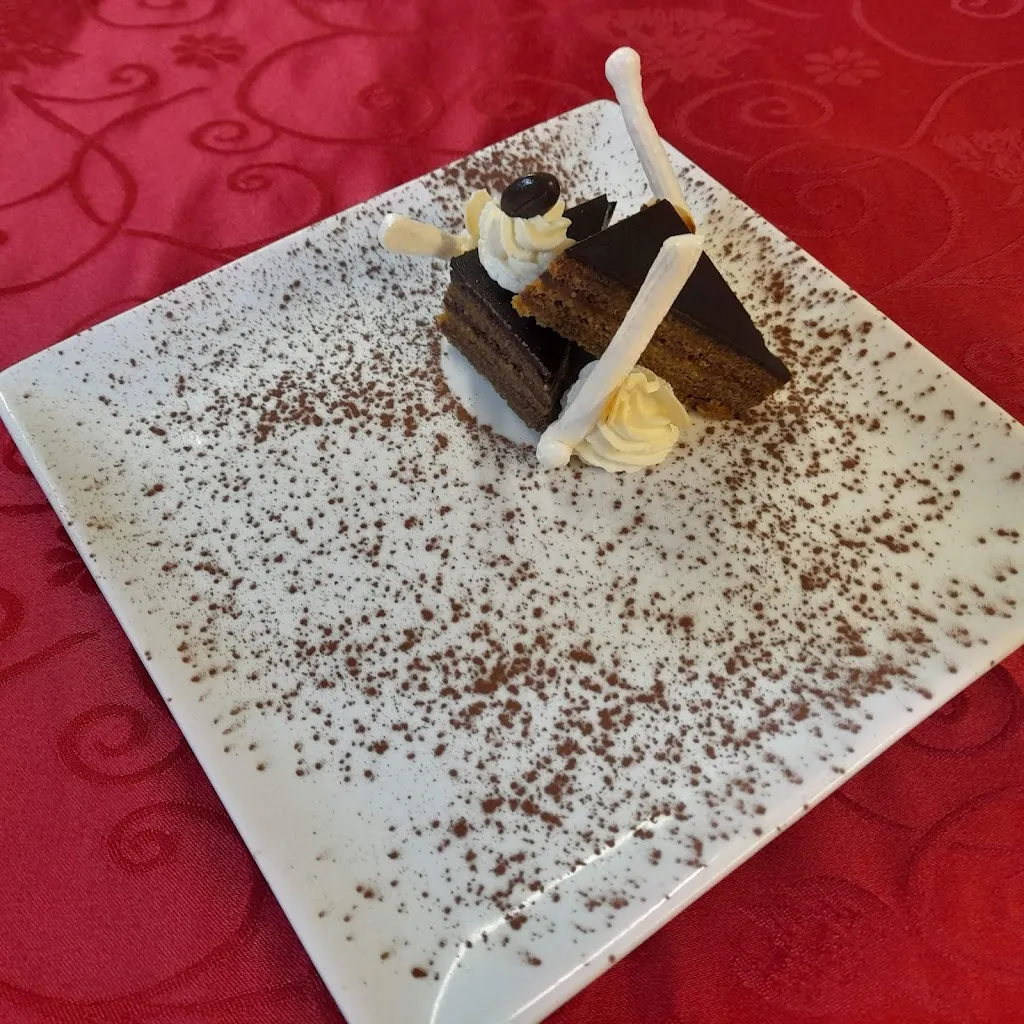 Restaurant La Mère Elotine_Sainte-Gemme-la-Plaine_slider_image_2