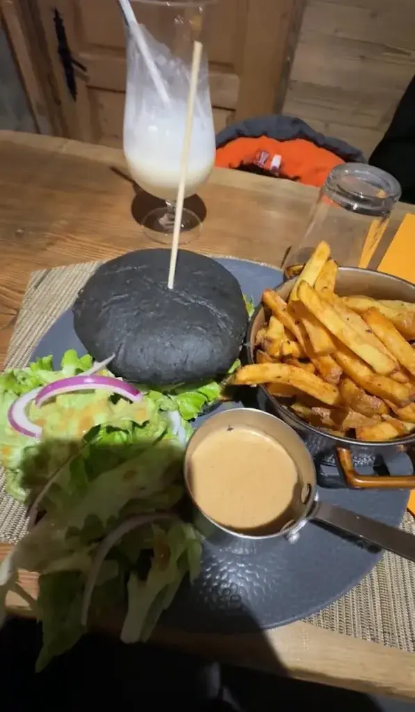 Colin F_Le globe trotter_Modane_review