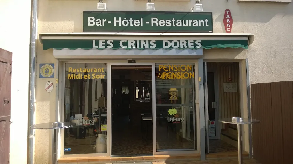 Les Crins Dores restaurant in Neuville-sur-Sarthe