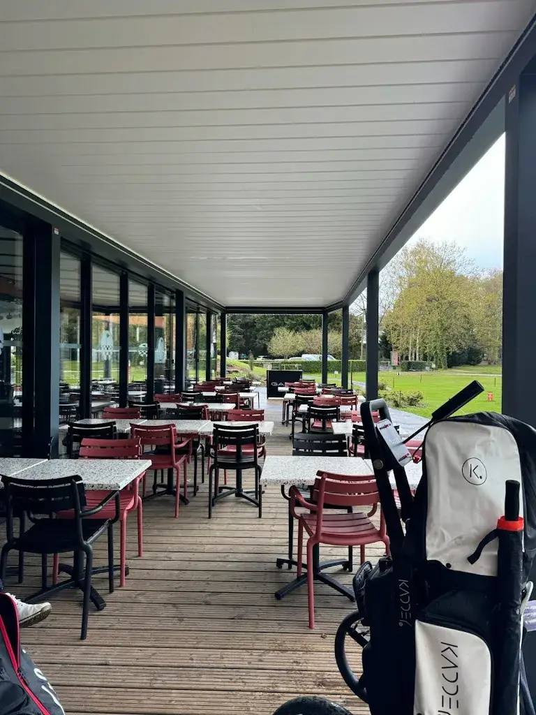 O'resto Du Golf restaurant à Mulsanne