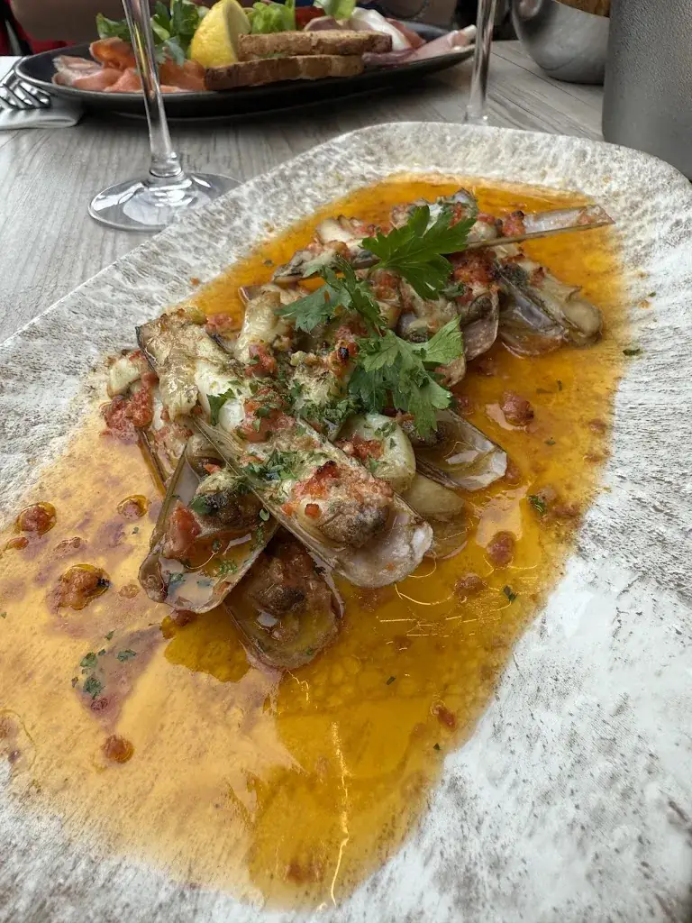 Martin Wingate_La Houle_Saint-Hilaire-de-Riez_review