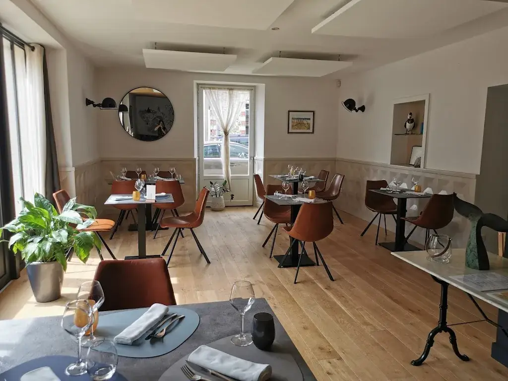 Le Bretagne Nort sur Erdre Restaurant LORIN_Nort-sur-Erdre_slider_image_1