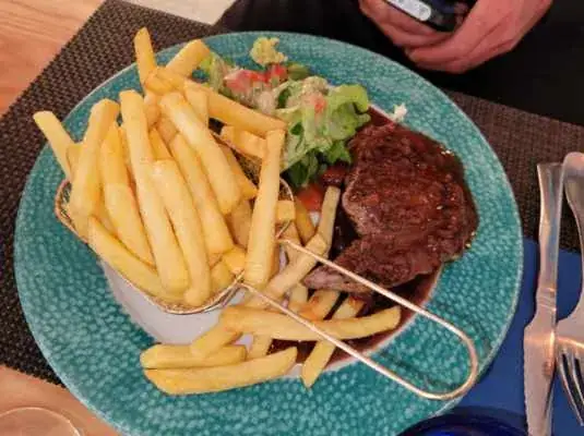 Lola Janus_Le Corail_Notre-Dame-de-Monts_review