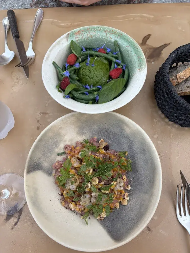 Emily Leviseur_Oiseau Oiseau_Nocé_review