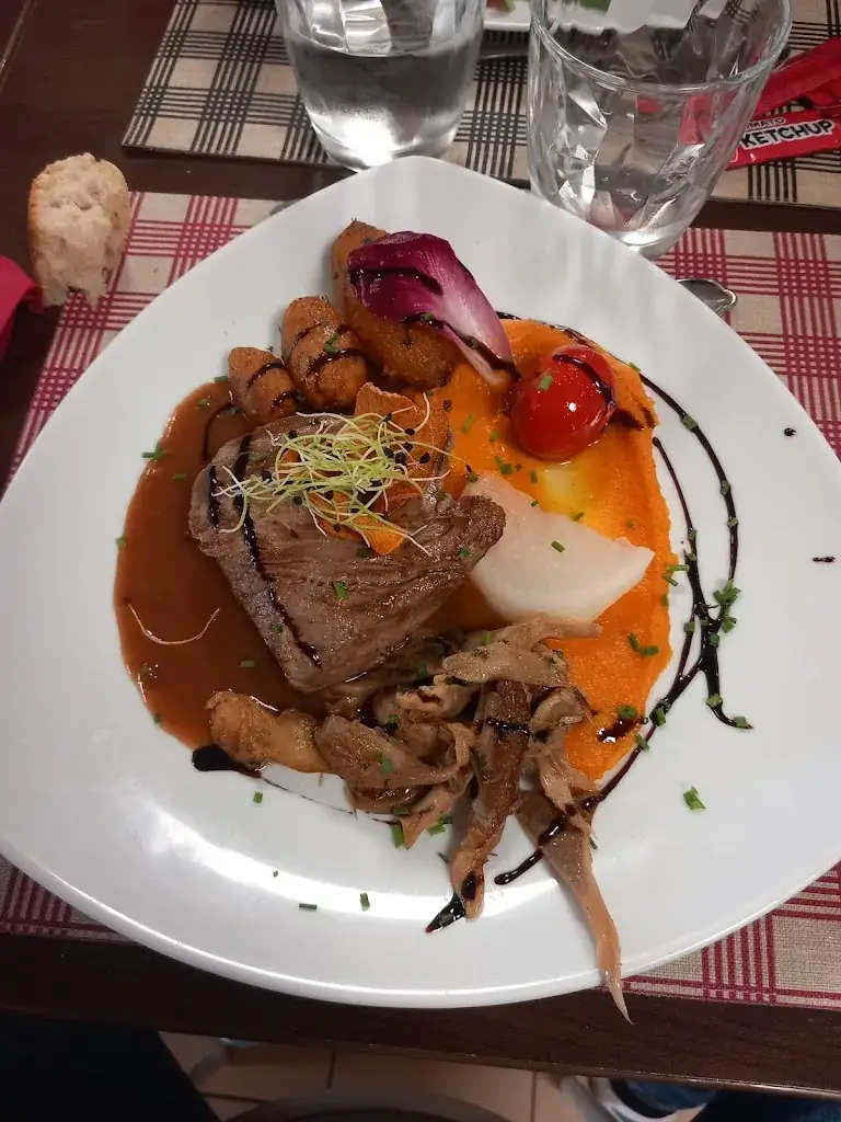 Le Rendez-Vous des Chasseurs_49500_slider_image_2