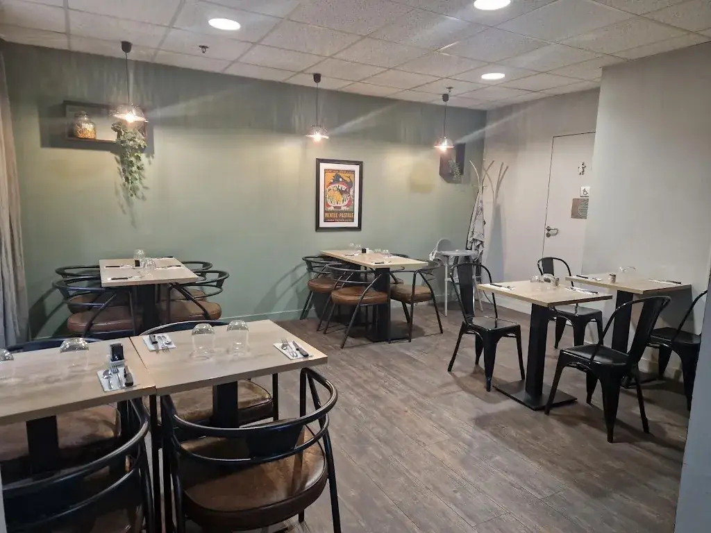 Le d'Artagnan_Bleu_slider_image_2