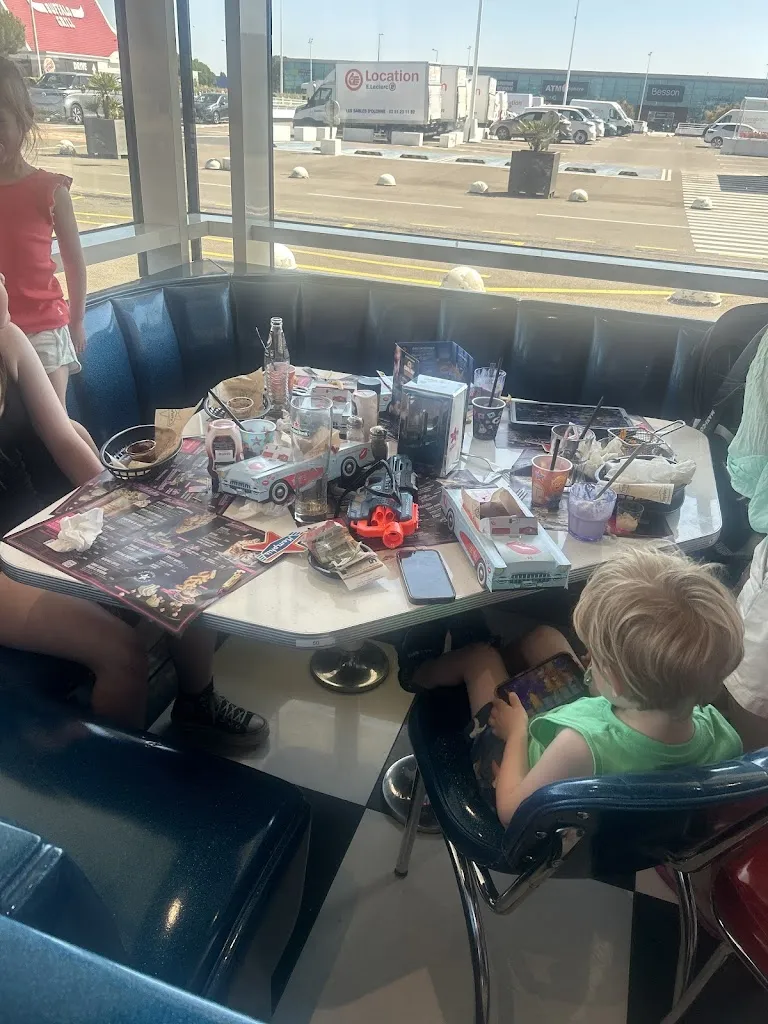 colm finlay_Memphis - Restaurant Diner_Sables-d'Olonne_avis