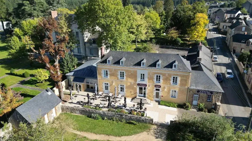 Le Brillet Pontin_Port-Brillet_slider_image_3