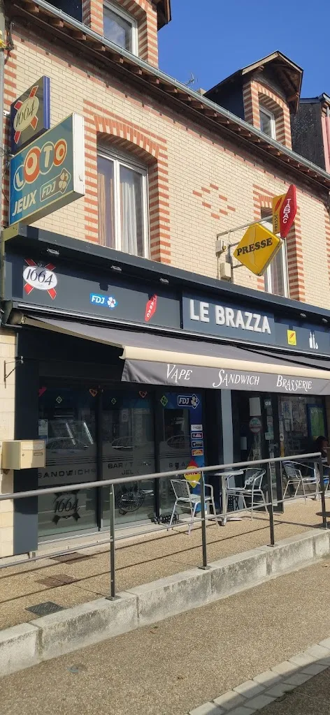 Le Brazza_Pré-en-Pail-Saint-Samson_slider_image_3