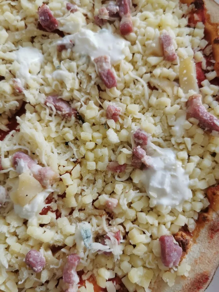 Pabois Maxime_Pizza Paoli Prinquiau distributeur_Prinquiau_review