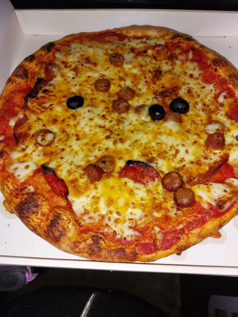 Angelique Lacharme_Gang Of Pizza_Riaillé_Bewertung