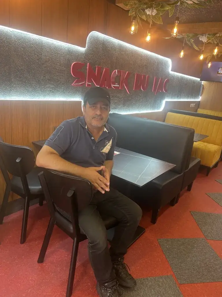 Ertan Karaoglan_Snack du Lac_Nantua_recensione