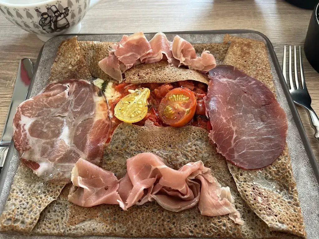 BriscOnHisWay_Crêperie Les Lutins_Rocheservière_review