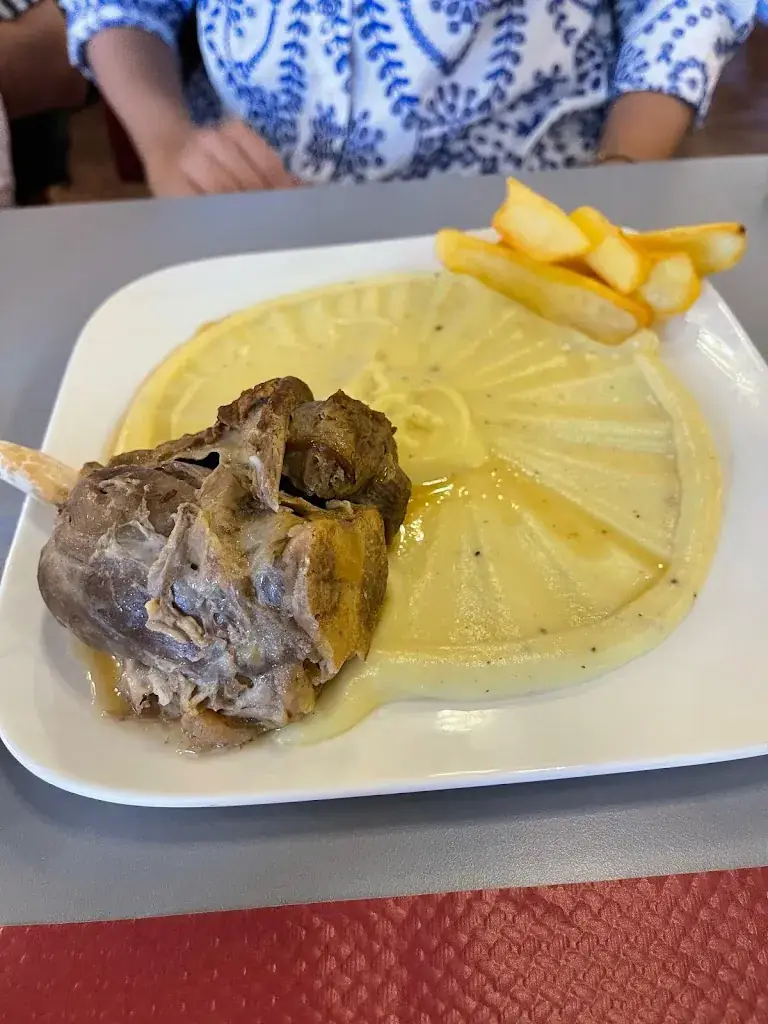 Mayan Sakr_L'etoile D'orient_Ruaudin_review