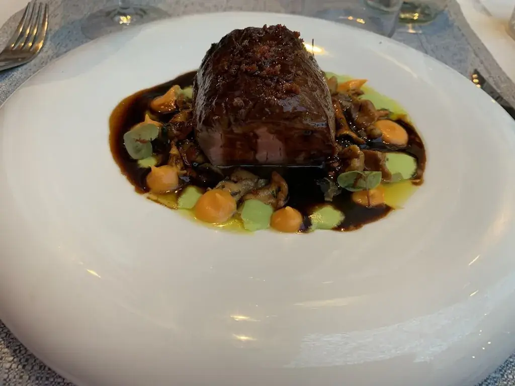 Anthony Sayce_Maison Rouge_Carouge_review