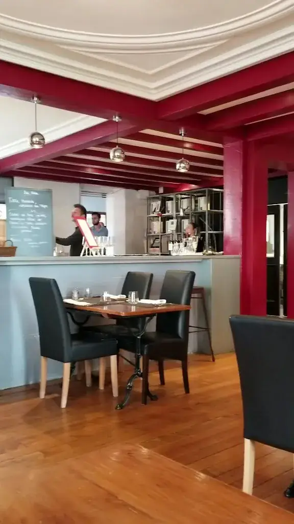 Maison Rouge_Carouge_slider_image_2