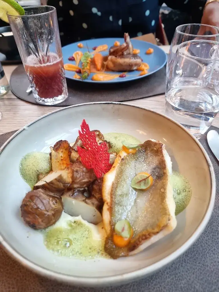 Maison Rouge_Carouge_slider_image_3