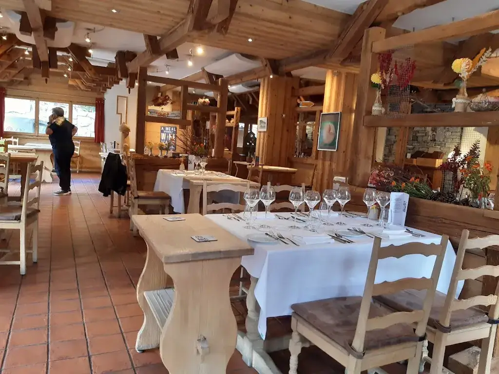 Restaurant Mont-Rouge_Haute-Nendaz_slider_image_1