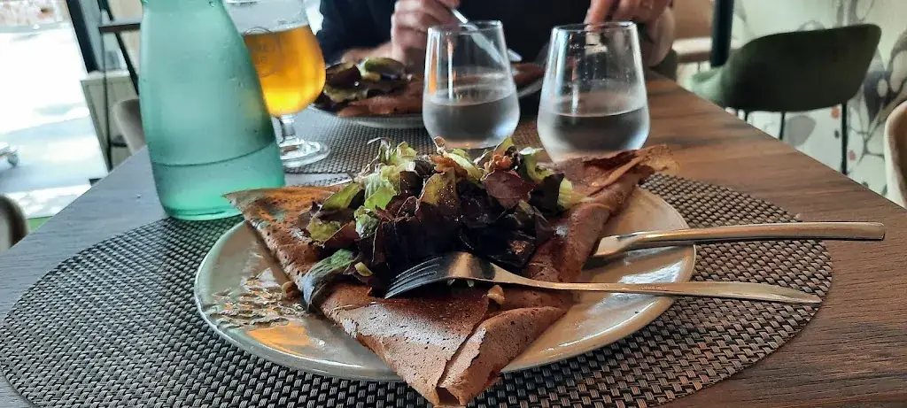 Deidre Smith_Crêperie Kerhistel_Saint-André-des-Eaux_review